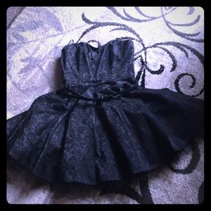 NWT Strapless party dress